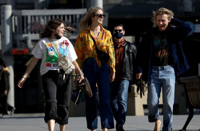 TSA: Transportation mask mandate stays for now