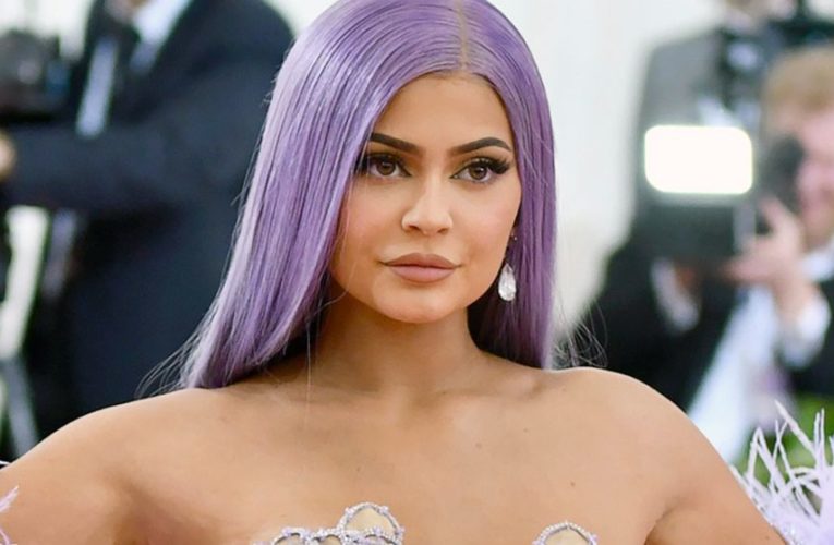 Kylie Jenner, Forbes spar over story on billionaire status