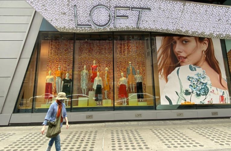 Big chains filed for bankruptcy and closed stores every week this month. Here are 9 of them.