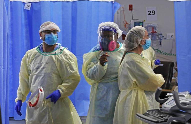 US tops 1,000 coronavirus deaths 4 days in a row as experts urge the country to shutdown