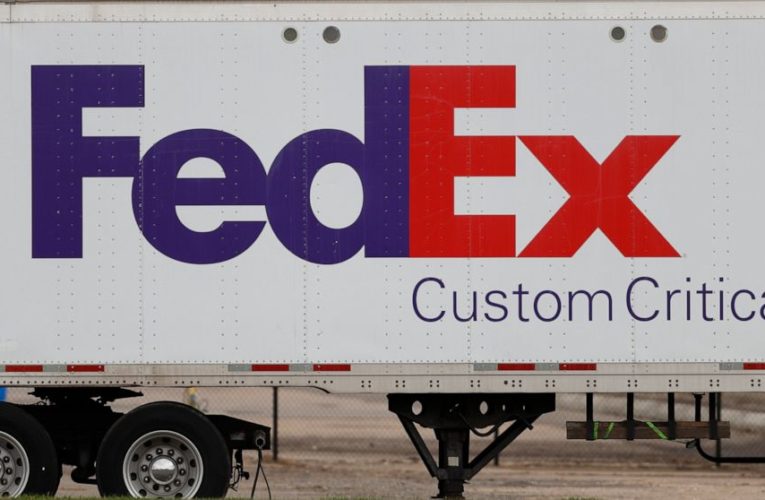 FedEx reports a loss, but revenue tops Street expectations