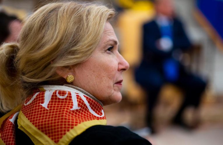 Trump criticizes Birx for the first time after she issues coronavirus warnings