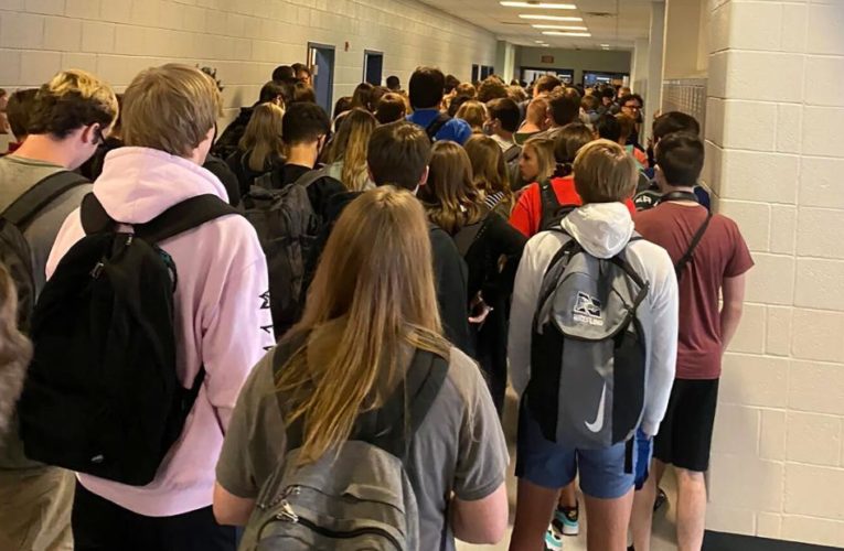 Teen who shared photo of packed high school hallway says she’s receiving threats