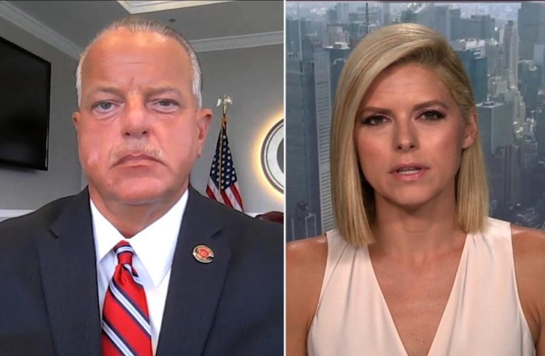 Kate Bolduan presses superintendent on mask policy