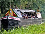 One of UK’s oldest horse-drawn barges forced to stop river trips
