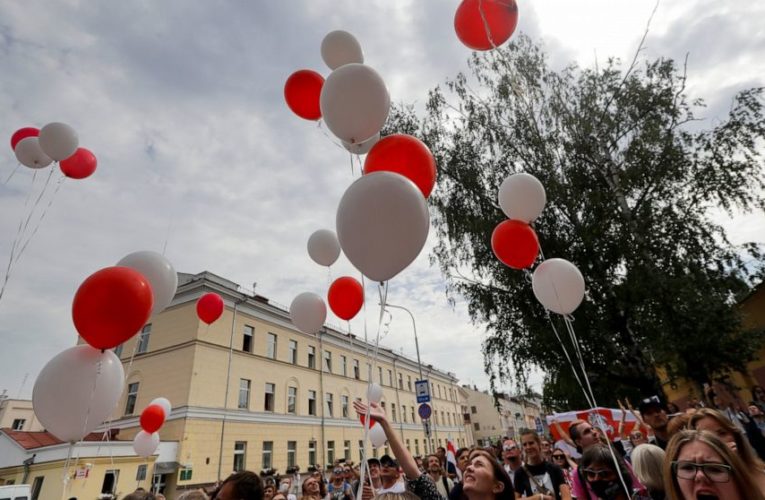 Lithuanian lawmakers vote for sanctions against Belarus