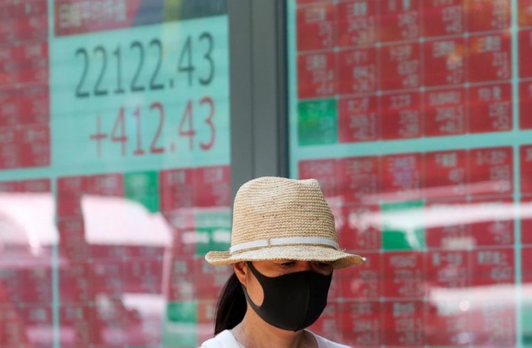 Stocks move higher, pushing S&P 500 closer to record high