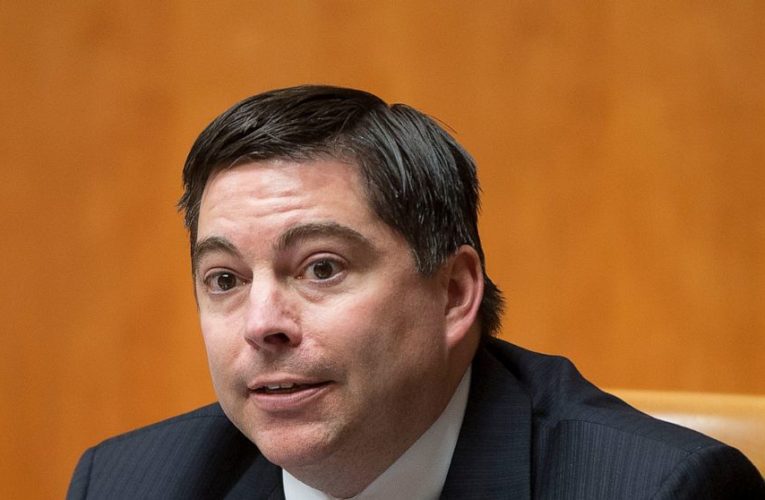 Pentagon offers military airwaves for 5G wireless networks