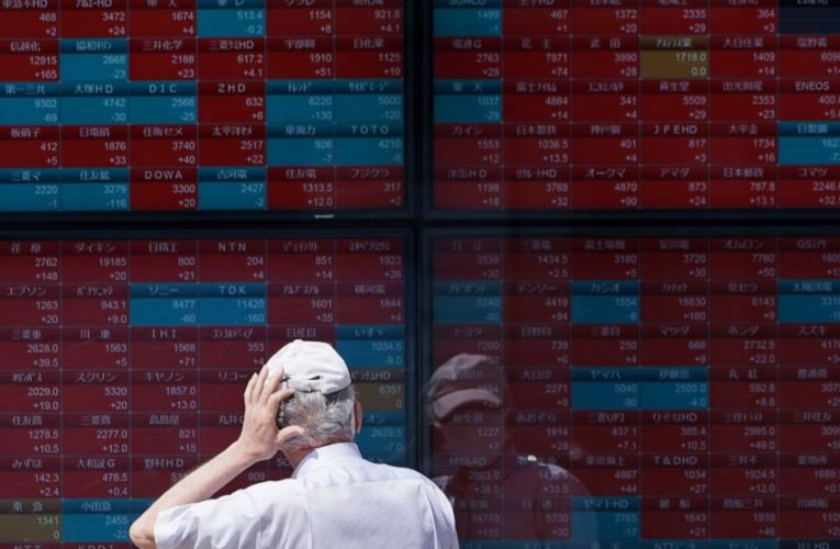 World stocks edge higher as US aid talks remain in focus