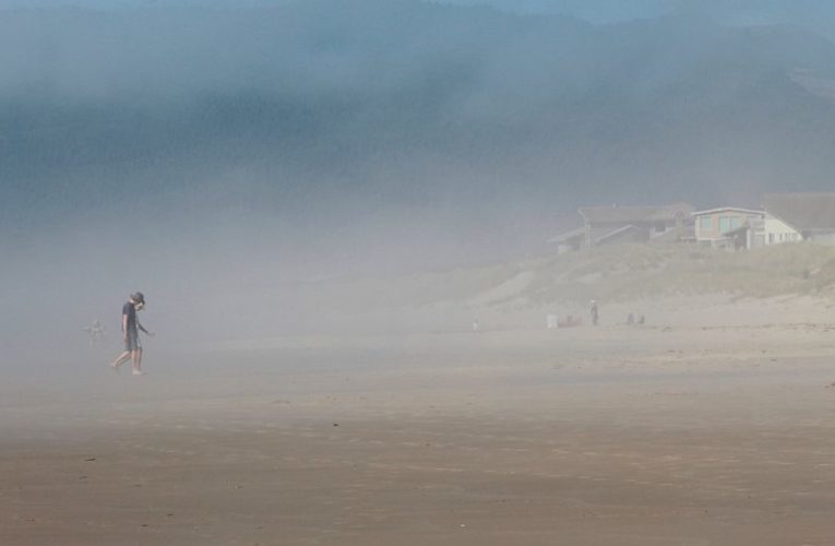 Facebook stirs anger, abandons drilling gear on Oregon coast