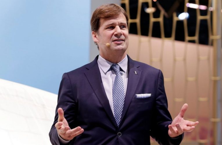 Ford CEO Hackett to retire, COO Jim Farley to lead automaker