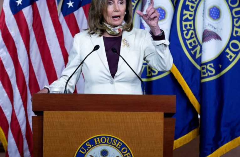 Trump, McConnell huddle; virus aid talks at risk of collapse