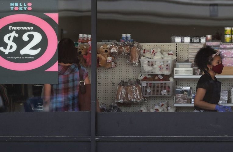 US retail sales rise for 3rd month but slowdown expected
