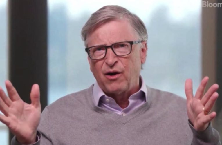 Bill Gates says the FDA lost credibility during pandemic