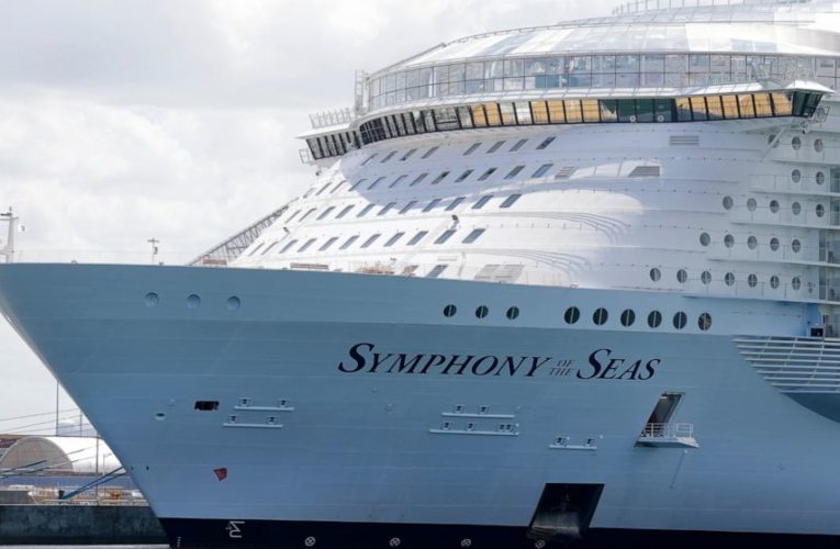 US cruises vow 100% testing in plan for resuming sailing