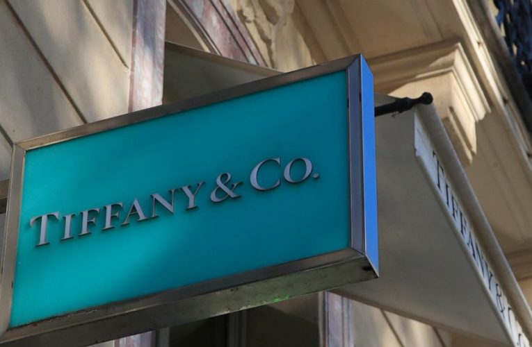 Luxury goods giant LVMH cancels $14.5B deal for Tiffany