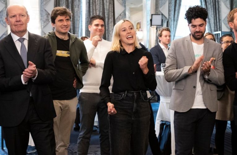 Swiss reject nationalist plan to limit jobs for EU citizens