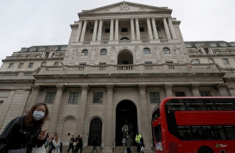 Bank of England eyes sub-zero rates in face of virus, Brexit