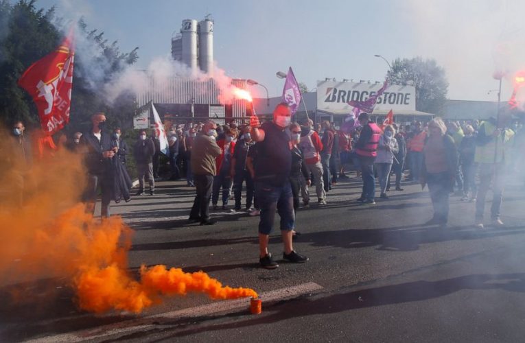 French unions protest tire factory closure amid virus crisis