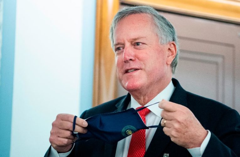 Top White House aide refuses to wear mask with reporters
