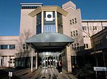 Hospital staff forced to take breaks in their CARS due to social distancing restrictions in canteen 