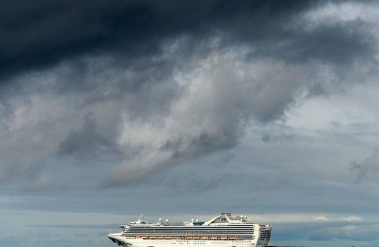 US agency sets rules for cruise ships to start sailing again
