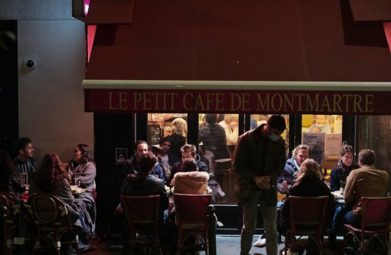 Paris on maximum virus alert, closing bars, not restaurants