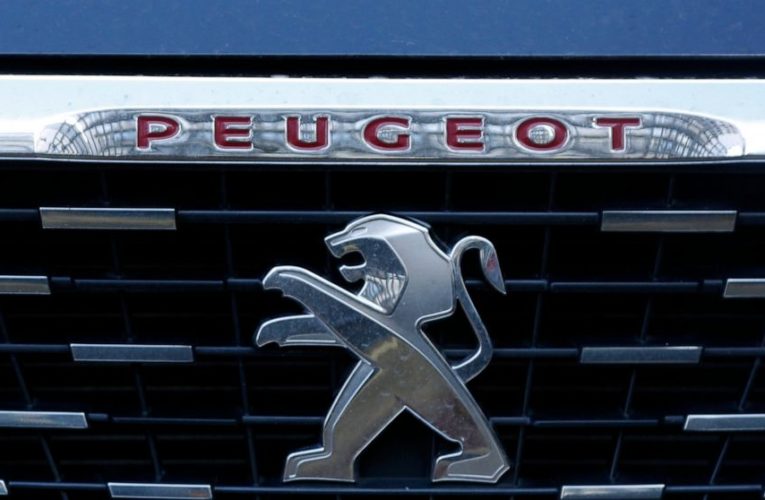 Carmakers FCA and PSA confirm progress toward full merger