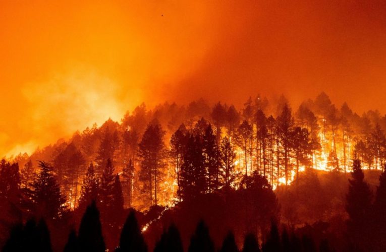 Facing new fire threat, PG&E cuts power to tens of thousands