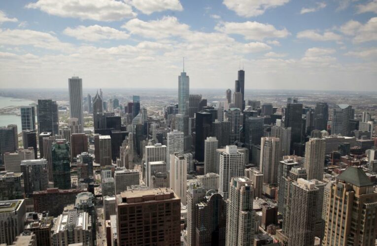 Chicago tells residents to cancel traditional Thanksgiving celebrations