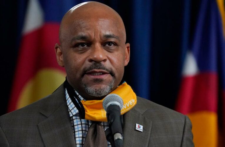 Denver mayor apologizes for Thanksgiving travel plan