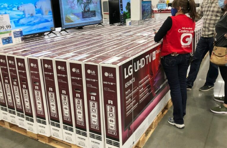 Consumer spending up a slight 0.5% as virus maintains grip