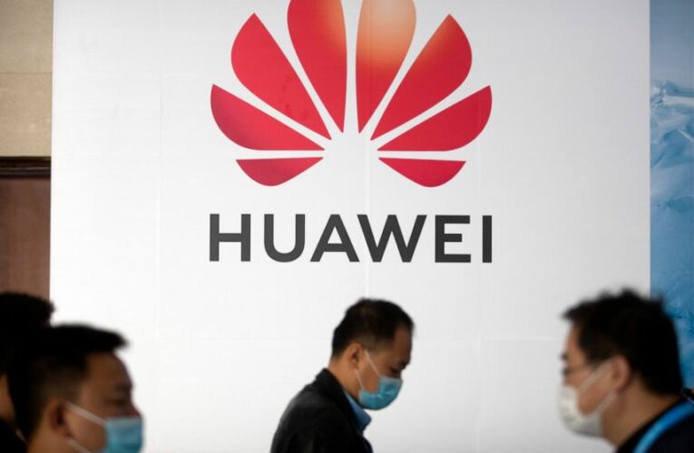 Trump bans US investment in Chinese military-linked firms
