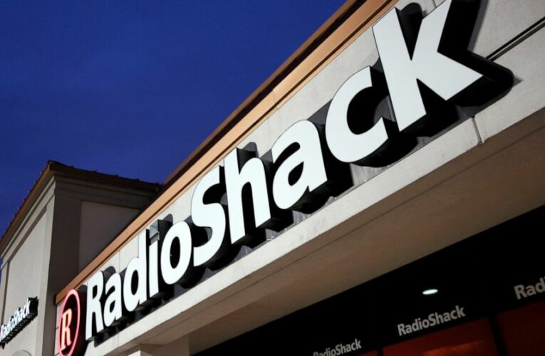 Left for dead, twice, RadioShack gets another shot online