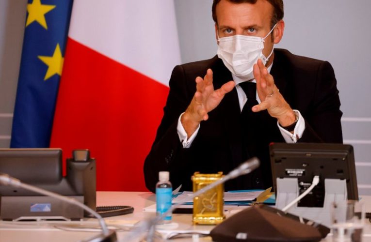 Macron speaks with CEOs to promote investment in France