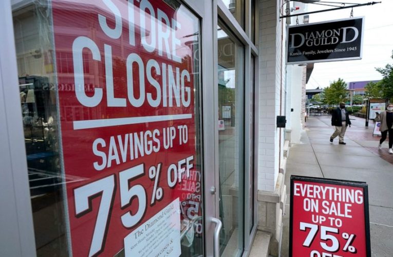 US job openings rise slightly in September, hiring slips
