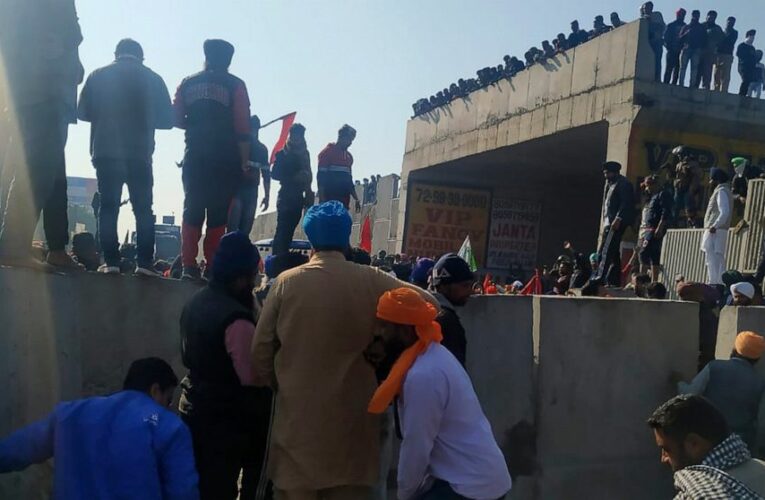 Unfazed Indian farmers continue protest against new laws