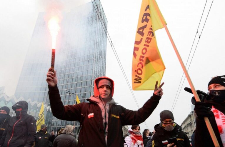 Poles protest on anniversary of communist-era crackdown