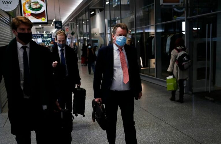 Last-ditch post-Brexit talks to resume between EU and UK