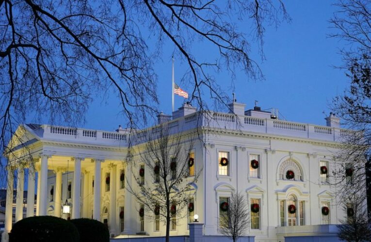 White House, other top officials to get early vaccine access