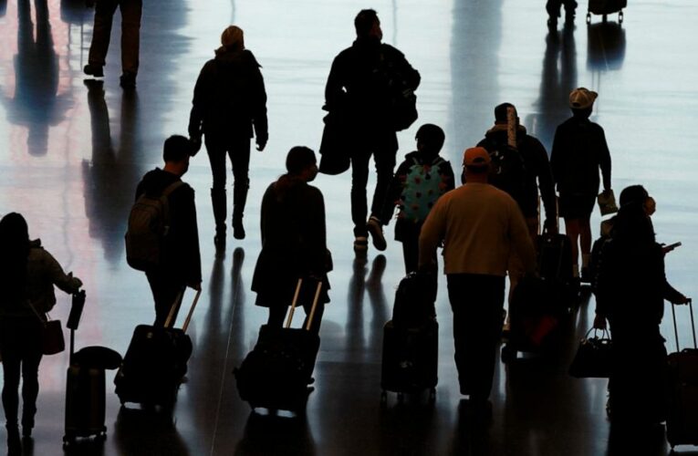US airport traffic rising despite holiday travel warnings
