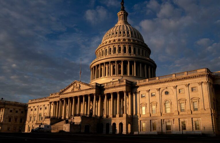 No alcohol or guns: Airlines tighten security for Inauguration Day