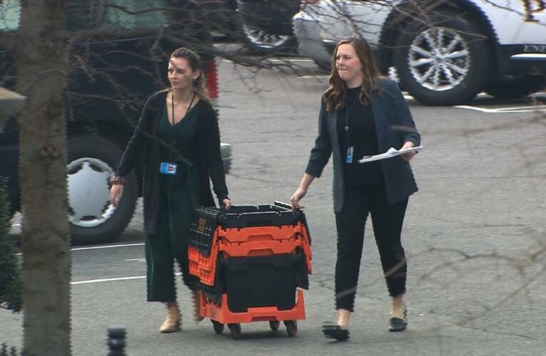 Moving trucks spotted at White House as staffers clean out their desks