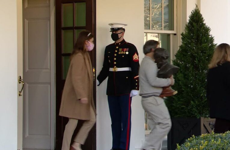 Taxidermy and a Lincoln bust among departing White House effects