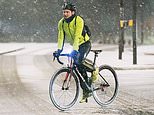 Snow hits London as Met office issues AMBER weather warning for the South East