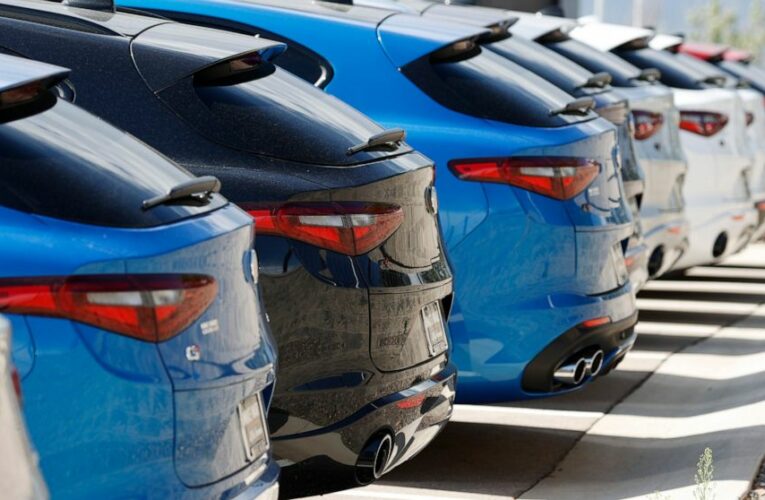 US consumer credit up 4.4% in November, best in 5 months