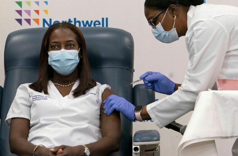 Biden to sign virus measures, requires mask use to travel