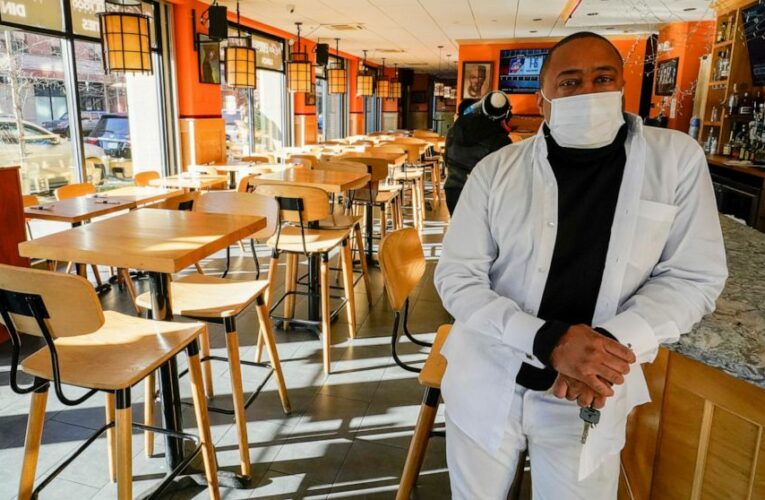 US unemployment claims jump to 965,000 as virus takes toll