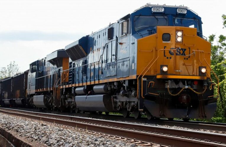CSX profit slips in 4Q but railroad hauls 4% more freight