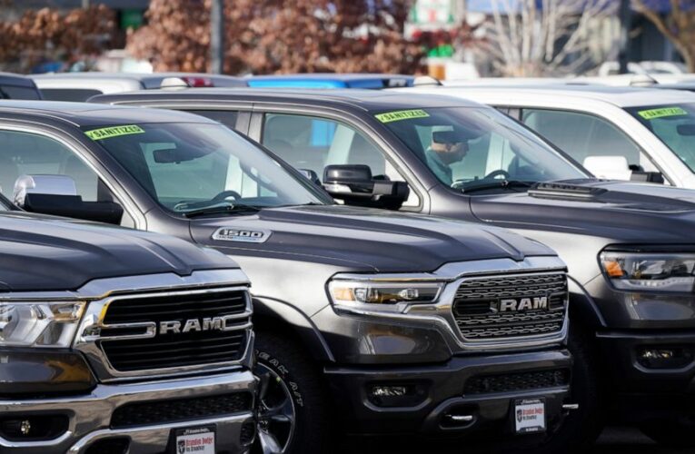 For first time in 5 years, US gas mileage down, emissions up